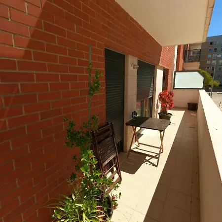 Lisbon, Modern T2 In Parque Nacoes, Lisbona
