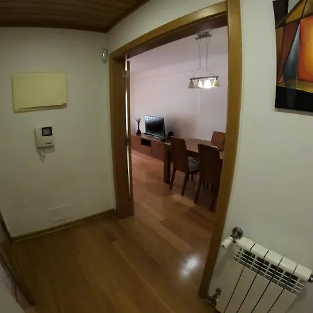 Lisbon, Modern T2 In Parque Nacoes, Apartment