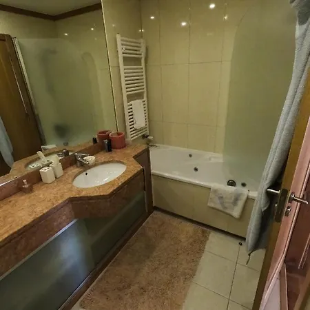 Lisbon, Modern T2 In Parque Nacoes, Apartment Lisbon
