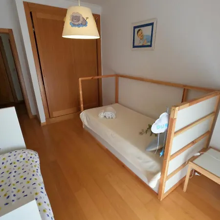 Apartment Lisbon, Modern T2 In Parque Nacoes, *