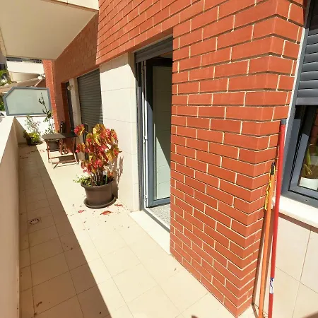 Apartment Lisbon, Modern T2 In Parque Nacoes, Lisbon