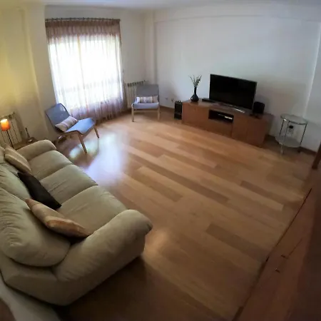 Lisbon, Modern T2 In Parque Nacoes, Apartment Lisbon