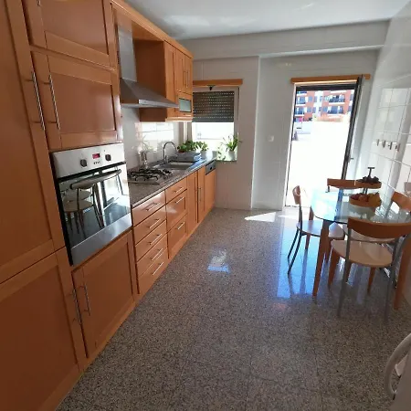 Lisbon, Modern T2 In Parque Nacoes, Apartment Lisbon