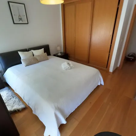 Lisbon, Modern T2 In Parque Nacoes, Apartment