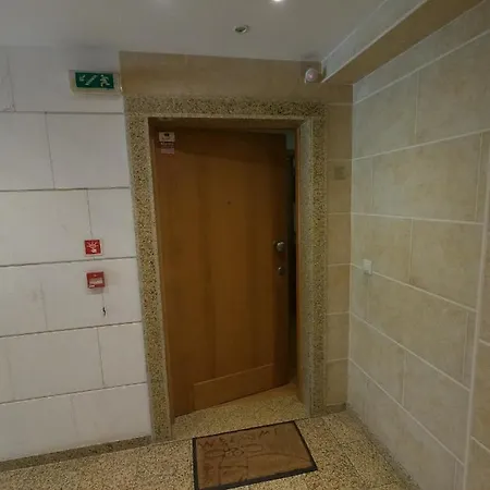 Apartment Lisbon, Modern T2 In Parque Nacoes, Lisbon