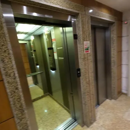 Apartment Lisbon, Modern T2 In Parque Nacoes, *