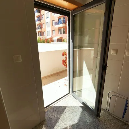 Lisbon, Modern T2 In Parque Nacoes, * Lisbon
