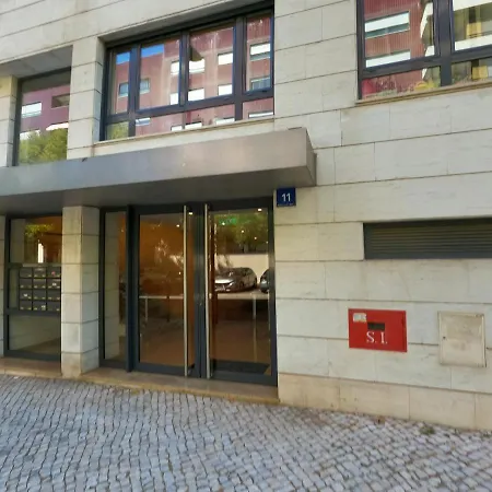 Apartment Lisbon, Modern T2 In Parque Nacoes, Lisbon